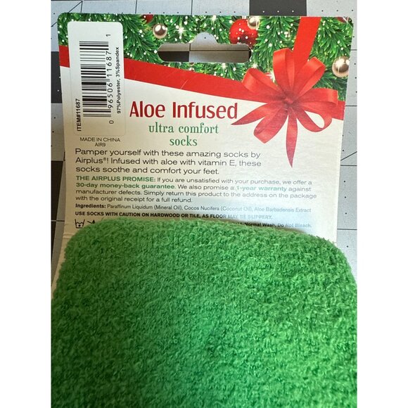 Airplus Aloe Infused Ultra Comfort Socks "Eggnog Wasted" Design Green & White - Picture 3 of 4